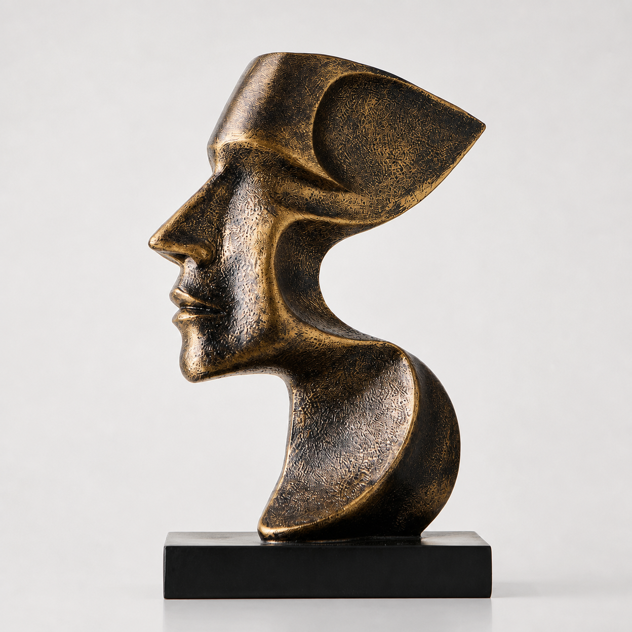 Modern Abstract Resin Figurine Sculpture for Desk Decor